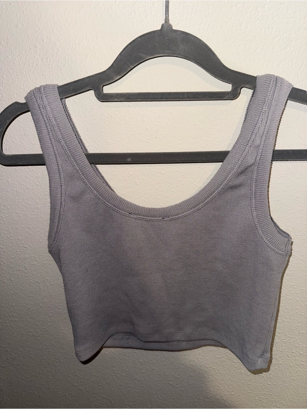 Women's Ribbed Scoop Neck Cropped Tank Top - Light Gray